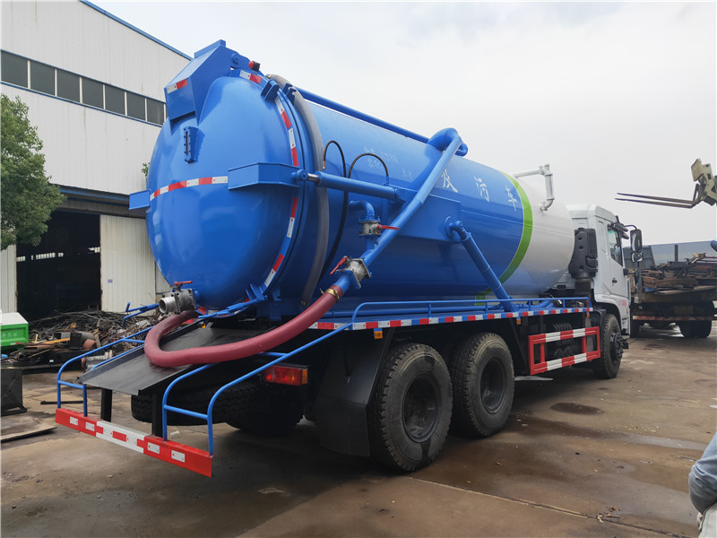 東風(fēng)后雙橋18方吸污車