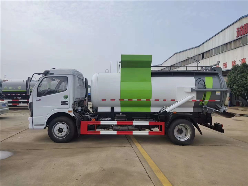 東風(fēng)7方餐廚垃圾車(圓罐)