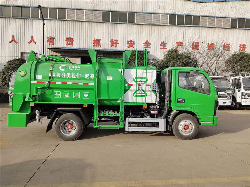 東風(fēng)8方餐廚垃圾車(方罐)