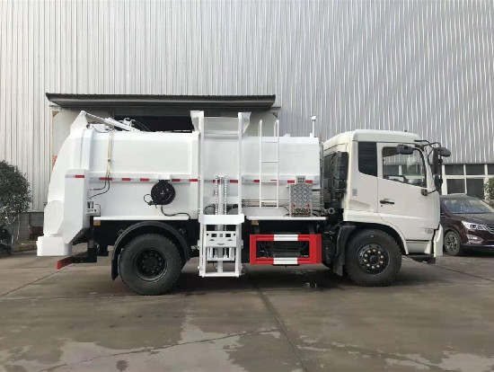 天錦12方餐廚垃圾車(方罐)