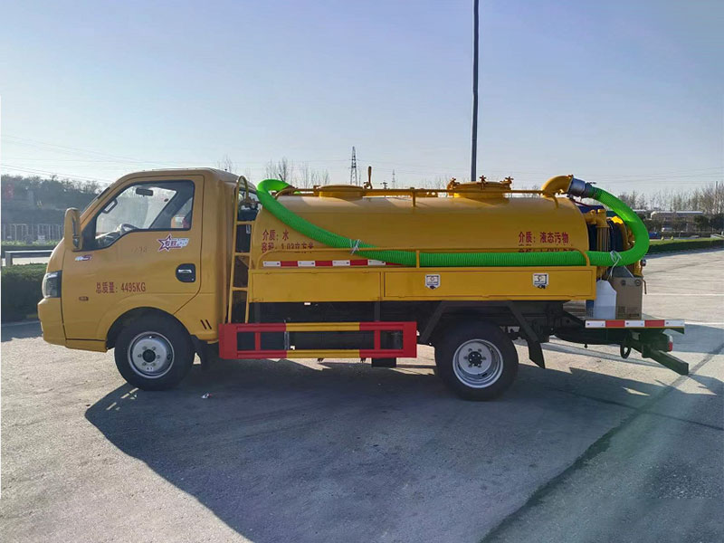 小型清洗吸污車(chē)