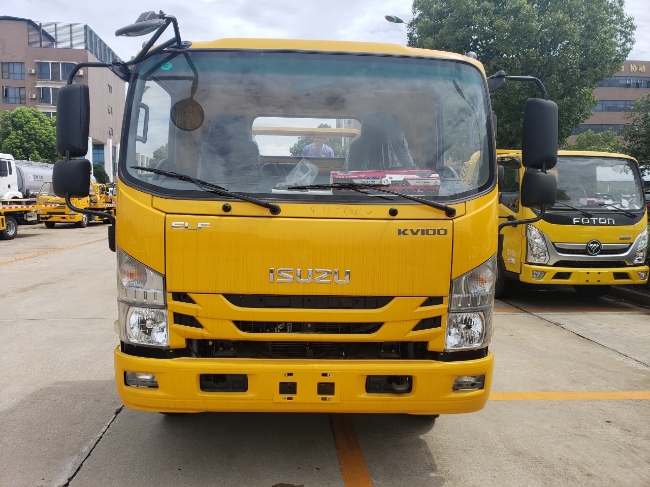 國六慶鈴寬體藍(lán)牌一拖二清障車