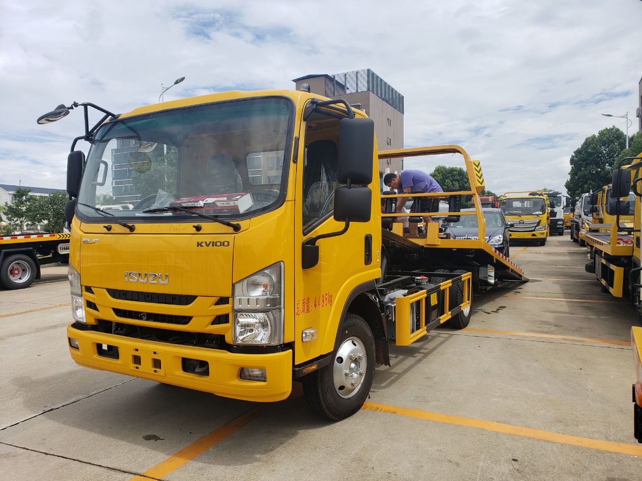 國六慶鈴寬體藍(lán)牌一拖二清障車