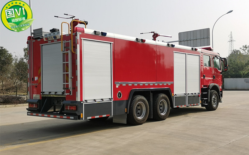 國六重汽12噸水泡沫干粉聯(lián)用消防車