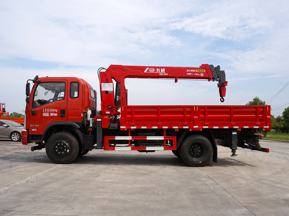 國(guó)六東風(fēng)長(zhǎng)威6.3噸四節(jié)直臂隨車(chē)吊